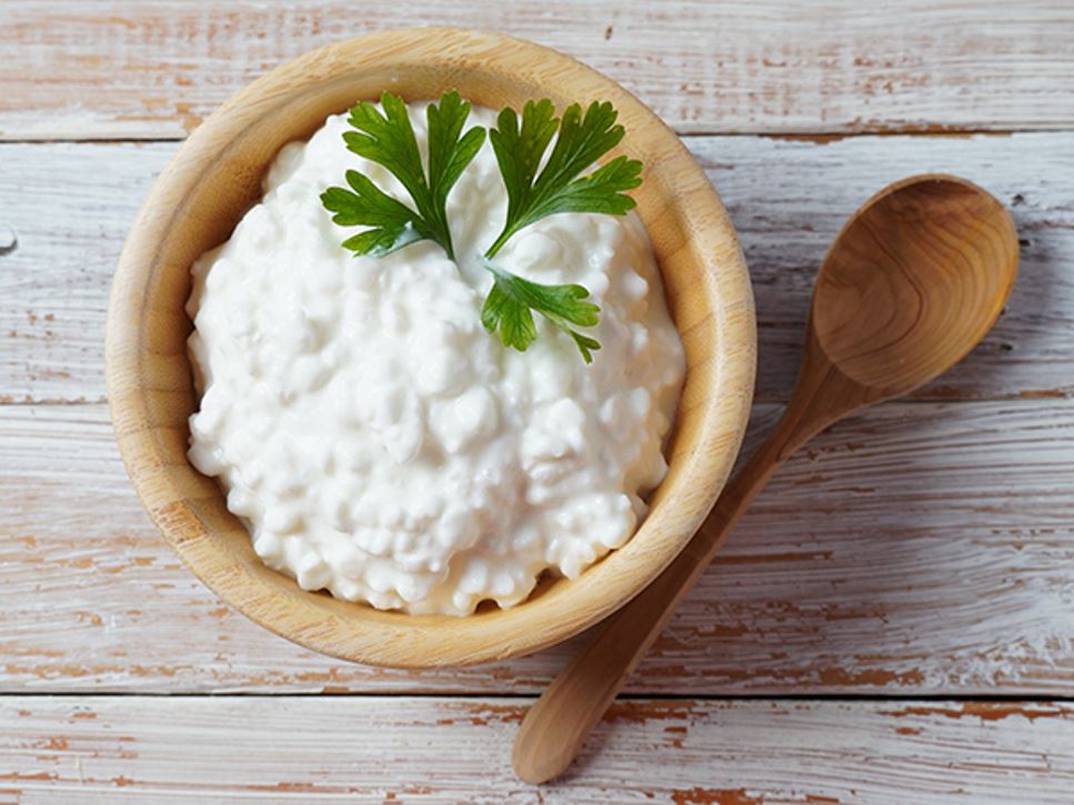 How to Use Cottage Cheese for Pre- and Post-Workout Fuel