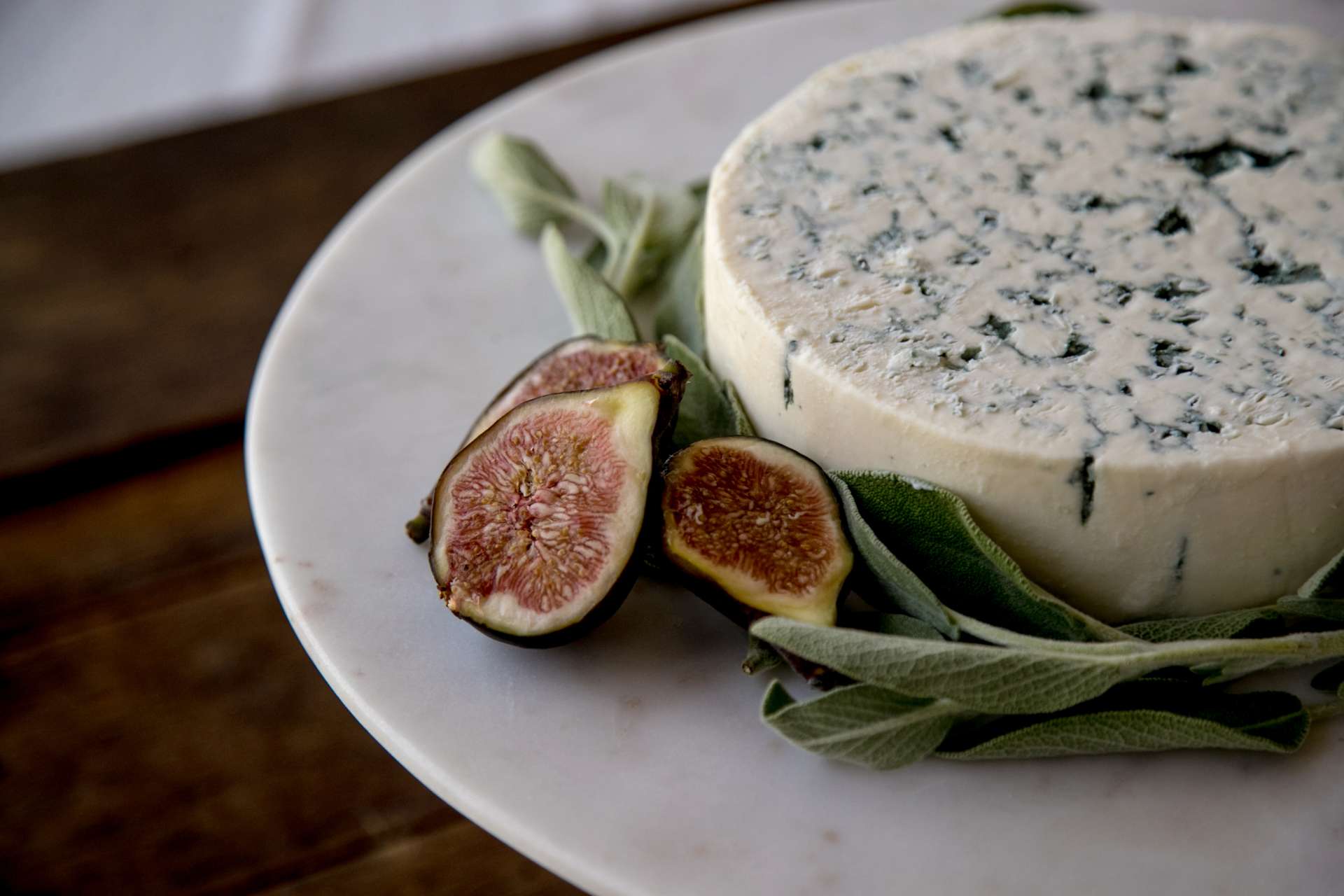 Nechita、Mandolin Soul ＆ Bleu Cheese Maytag Blue Cheese Sampler – Maytag Dairy Farms, LLC